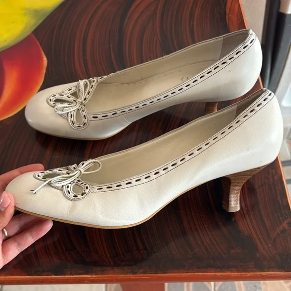 Vintage leather Franco Sarto Women's White Bow kitten Heels - Picture 8 of 11